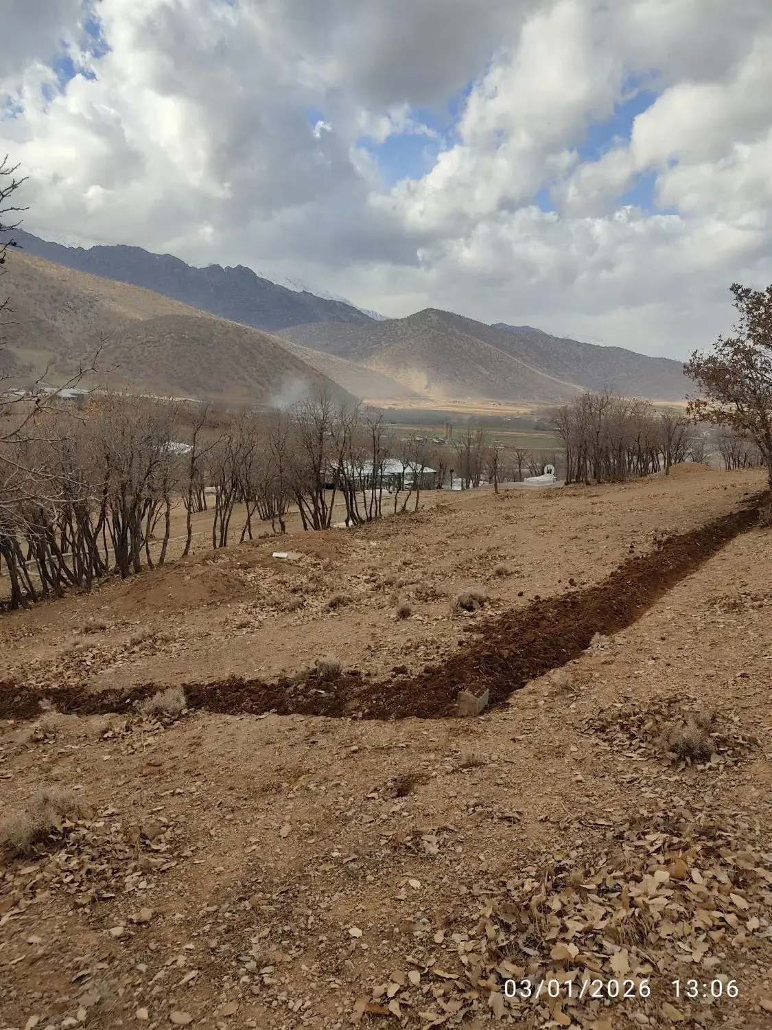 زمین قبرستان حومه رباط نمکی