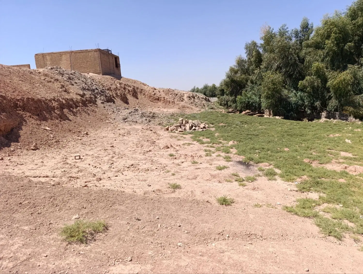 ۴۰۰مترزمین در روستای پیردالو به فروش میرسد