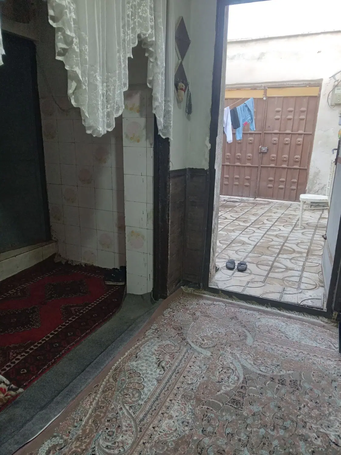 منزل فروشی  100متردرب ازحیاط