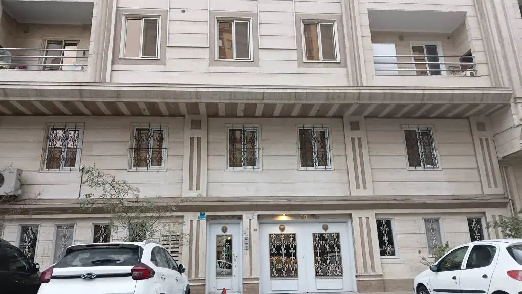 واحد ۵۷ متری فول امکانات