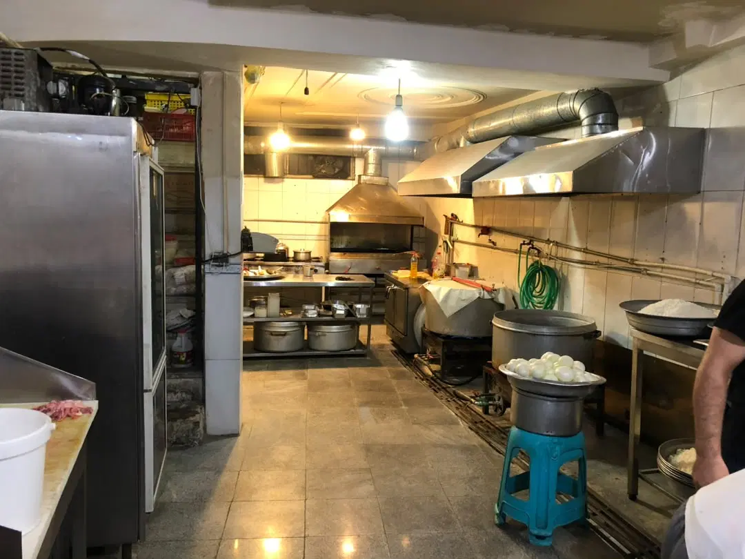 مغازه ۱۲۱ متری بهر خیابان بوکان