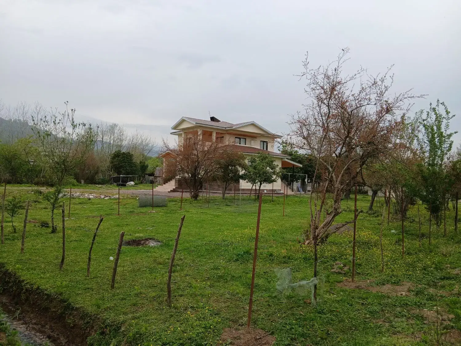 ۲۰۰متر مسکونی