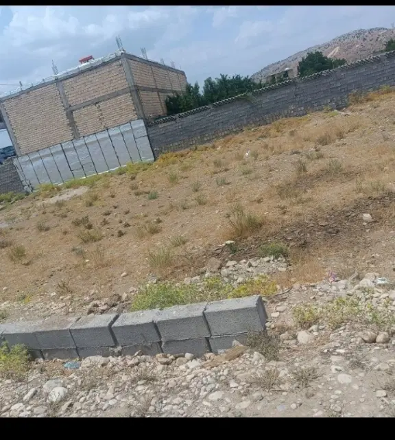 زمین ۲۰۰متری