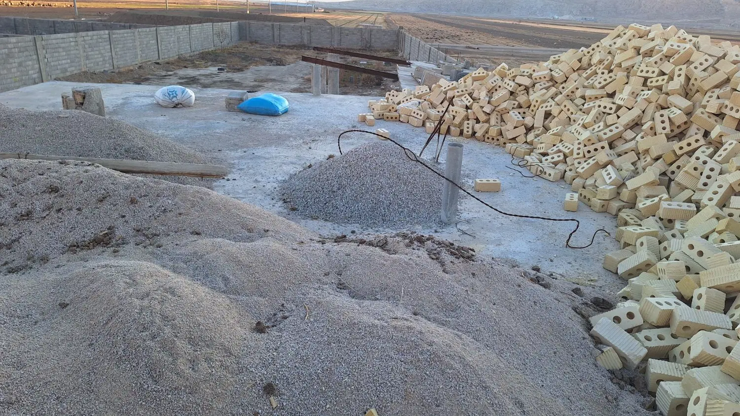 گاراژ به مساحت 2000متر روستای مراگلو