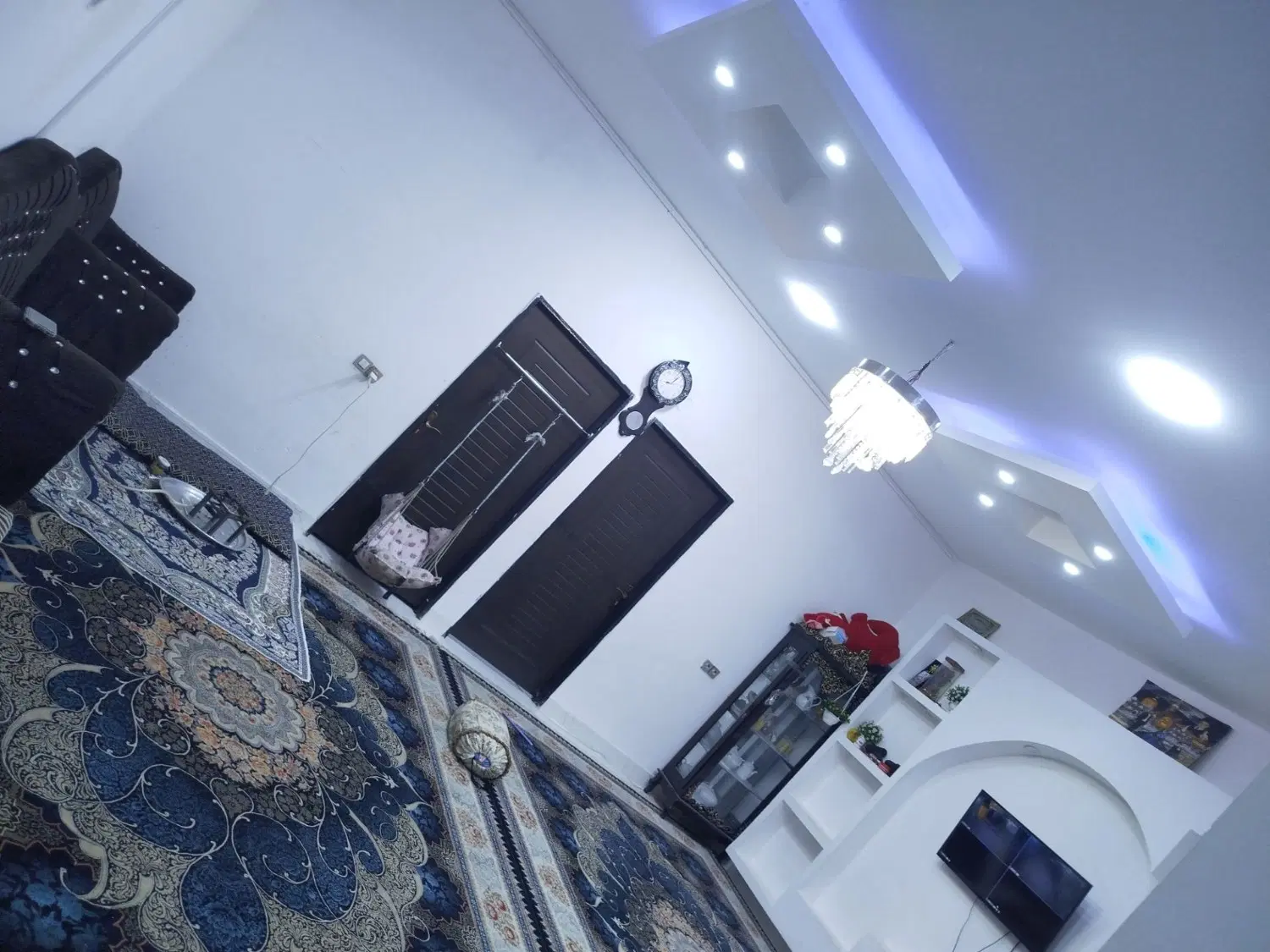 اجاره طبقه اول 130متری شهرک آب. (املاک سبزپوشان)