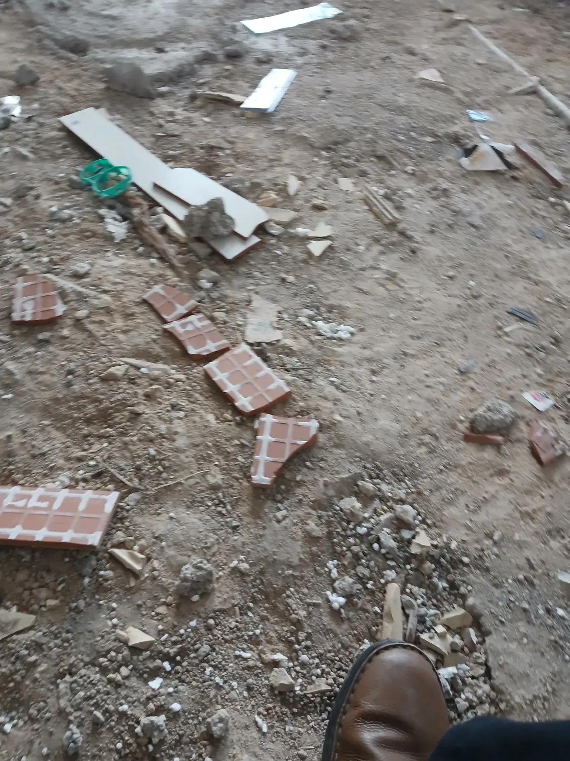 زمین ۱۵۷ متری سردار در تنگه