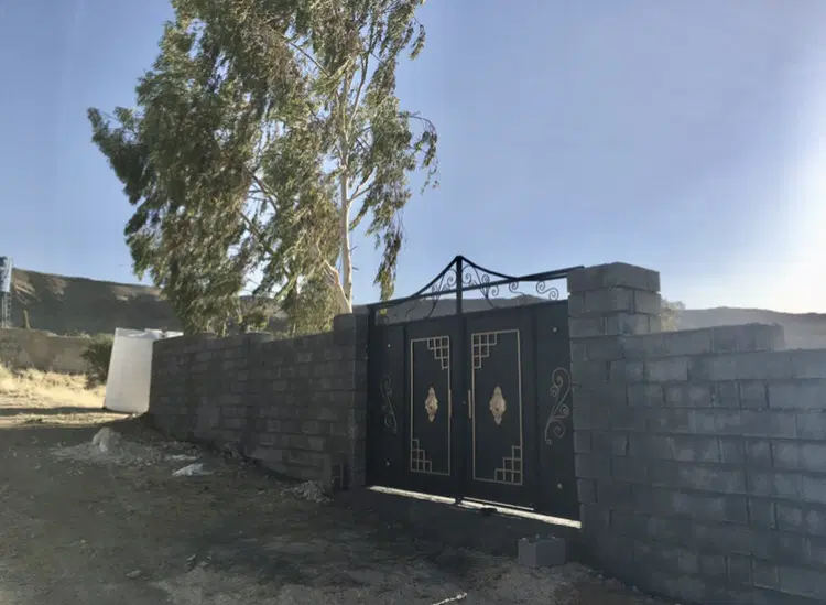 باغ با دیوار و درب خالداباد فاتحی