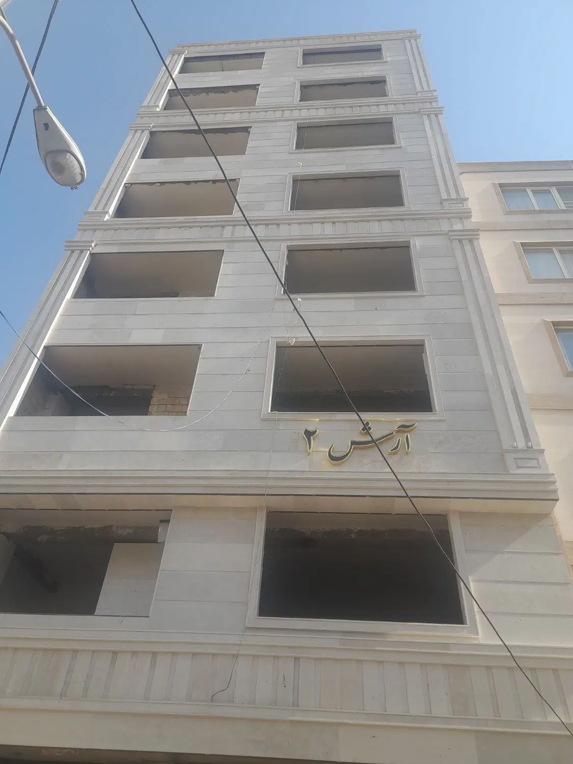 فروش یک واحد ۱۰۰ متری پرواز
