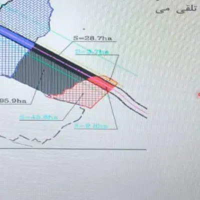 زمین دادگستری