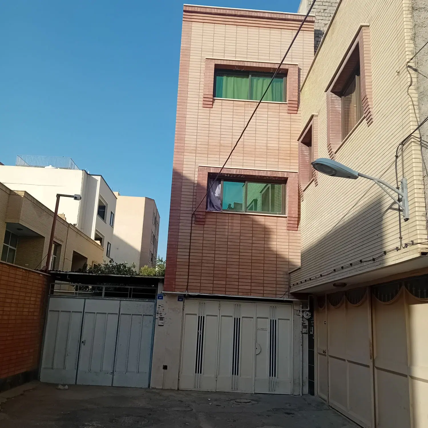 یک باب منزل آپارتمانی طبقه اول رهن واجاره