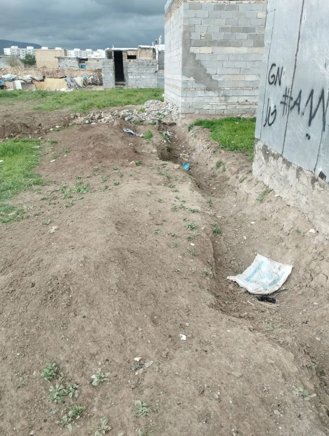 زمین ۱۰۵متر آخر کیانشهر داخل مراد آباد