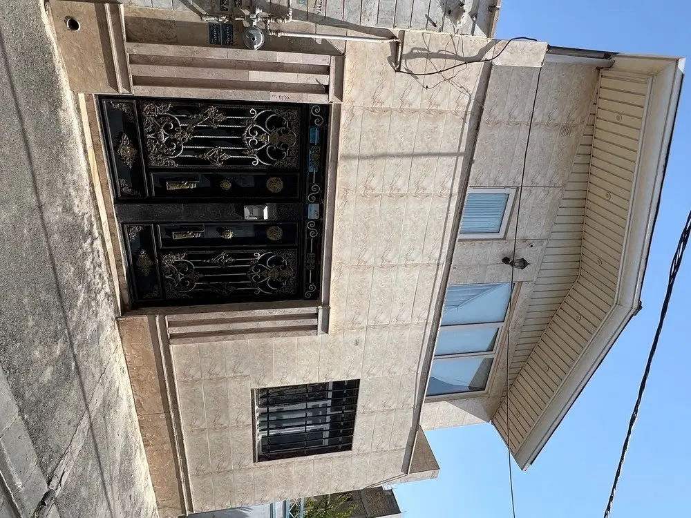 دو طبقه خونه مسکونی