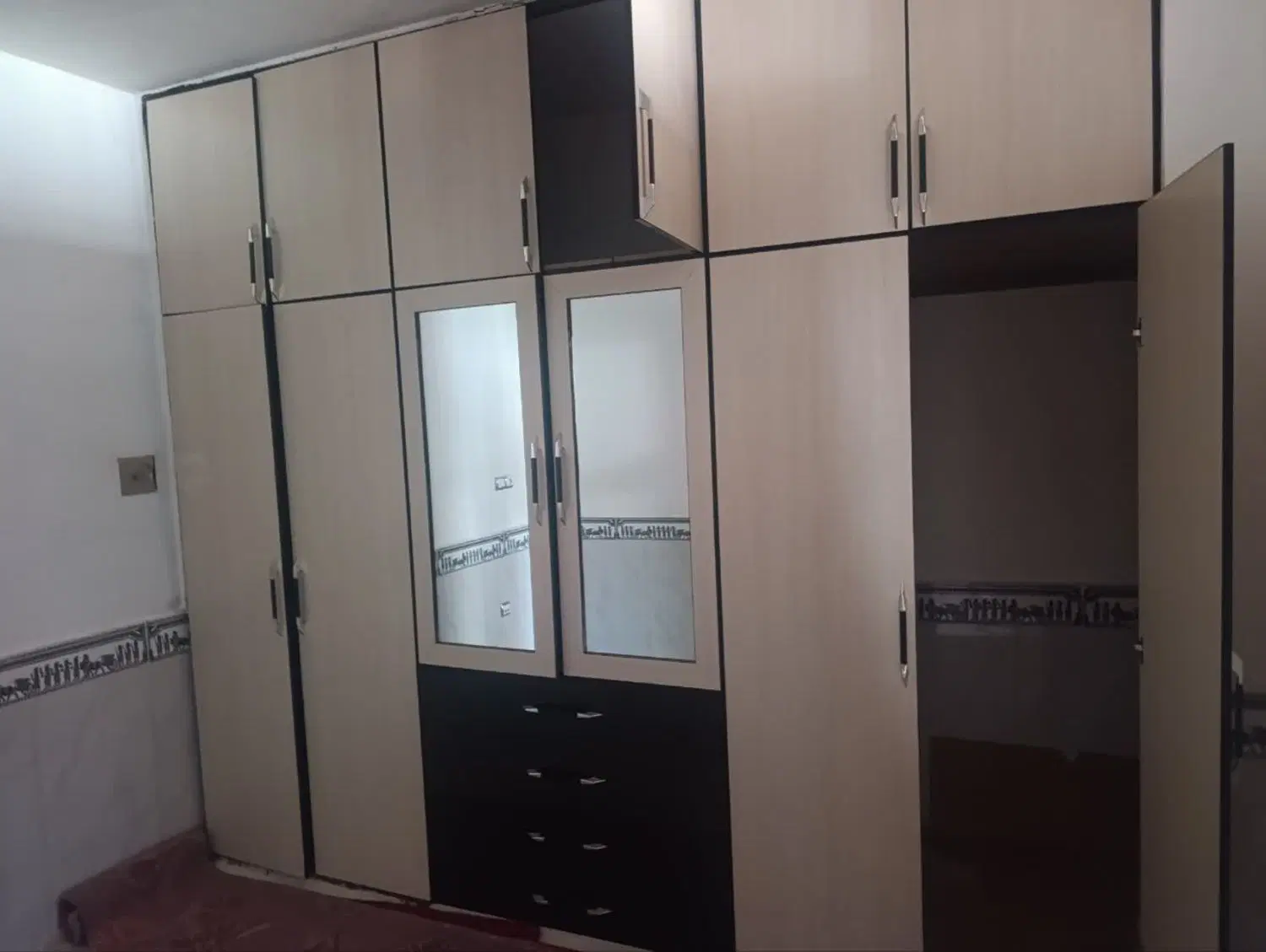اجاره خانه دو طبقه پارکینگ دار مرتب وتمیز مرکز شهر