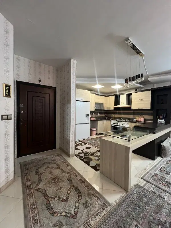 آپارتمان ۹۰متری خیابان امام خمینی