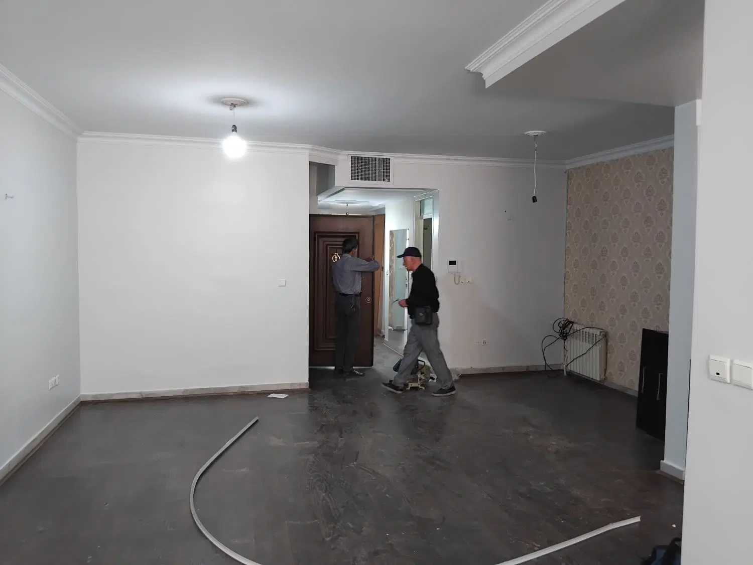 یوسف اباد ۹۳ متر و۱۴۵ متر