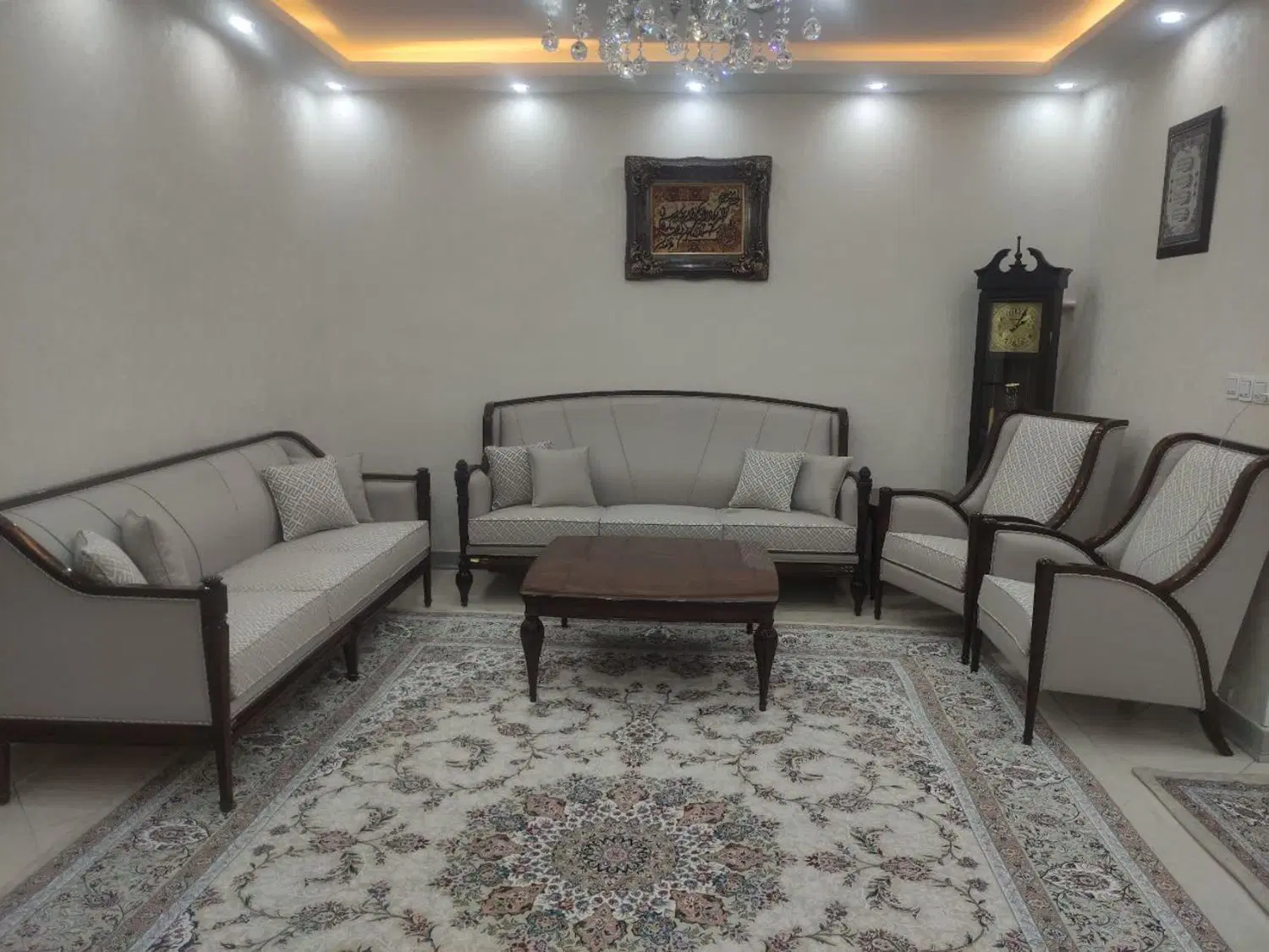 واحد هشتاد متری مشابه نوساز