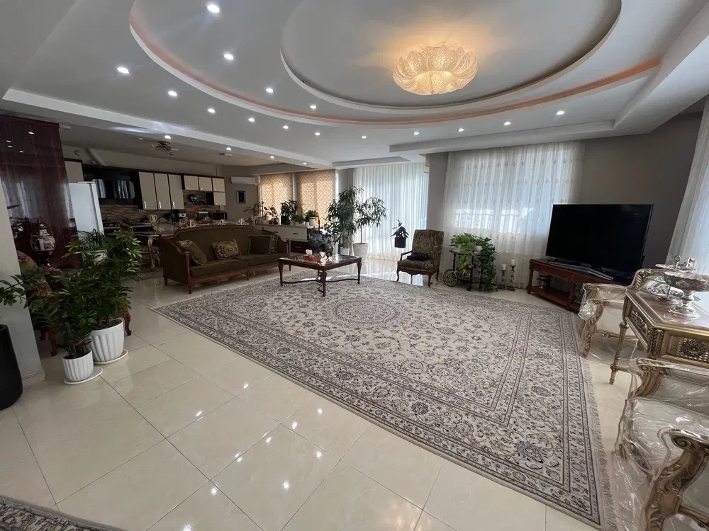 60متر یک خواب __ طبقه سوم __ پارکینگ انباری
