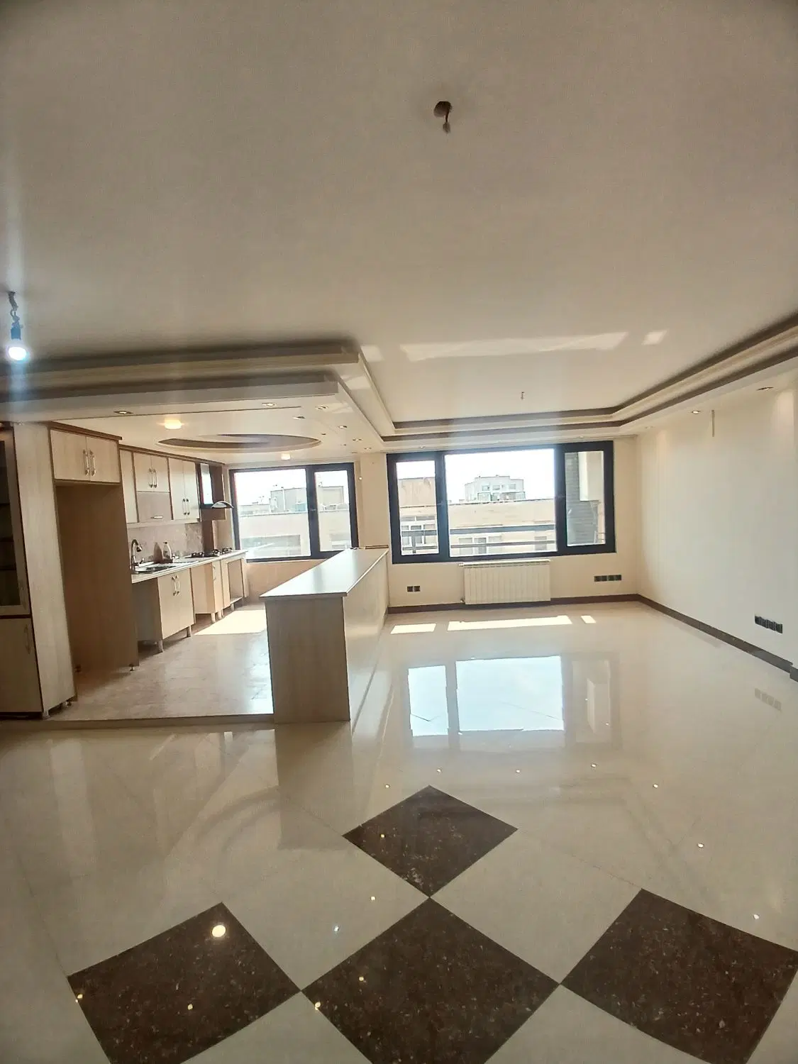 شهرآرا _۱۳۰متر_ ۳خوابه_ فول امکانات