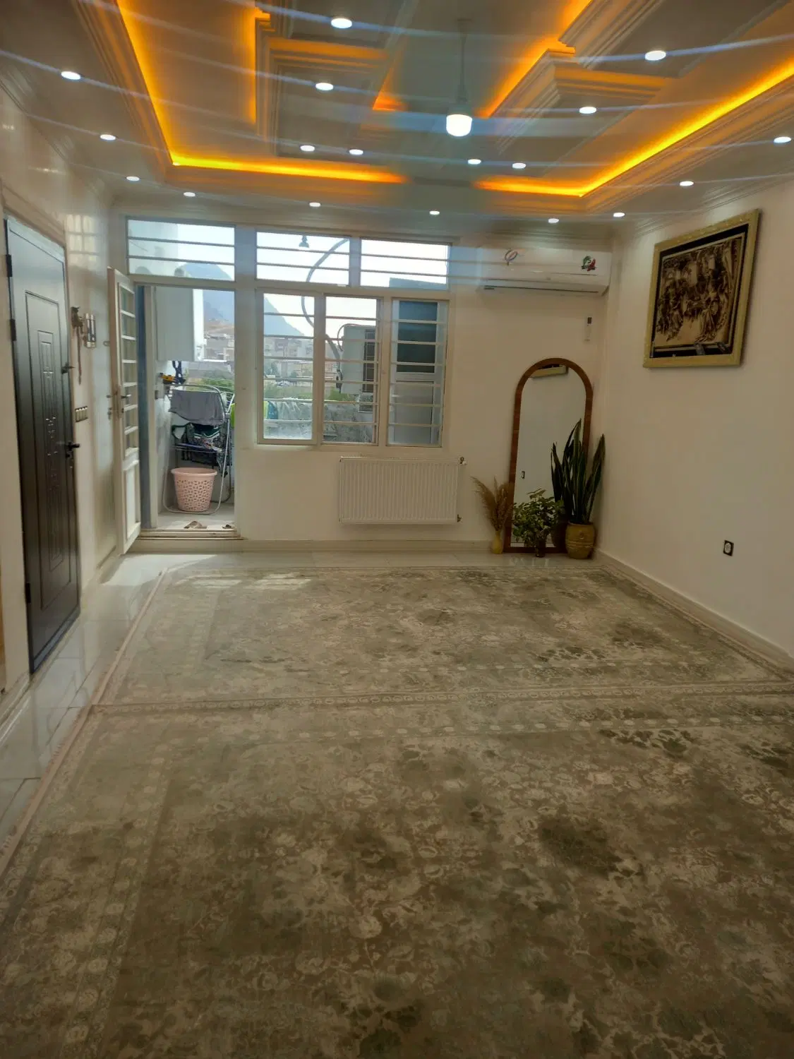 یک دستگاه منزل ویلایی ۳طبقه  شیک نوساز