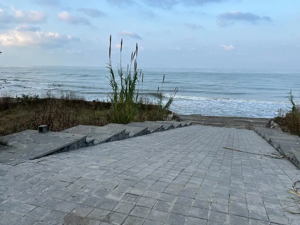 زمین ساحلی چلک_مدارک کامل _۴۳۰ متر
