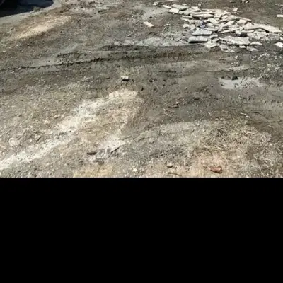 زمین ۱۳ آبان قطعه پشت بر