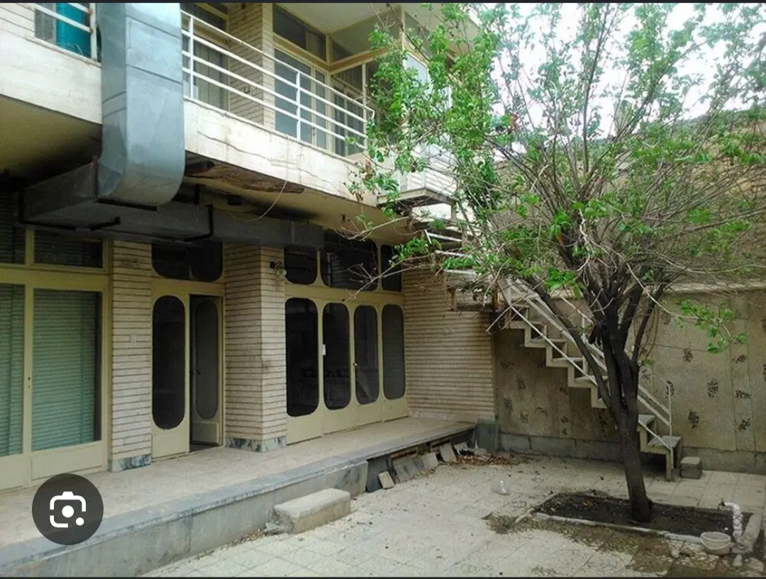 خانه کلنگی پیروزی