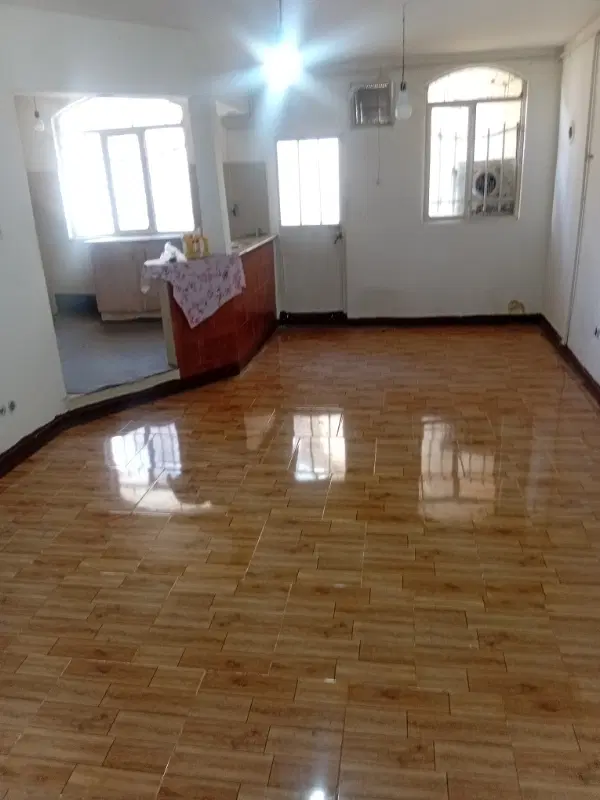۷۶ متری خالی شیروانی دار