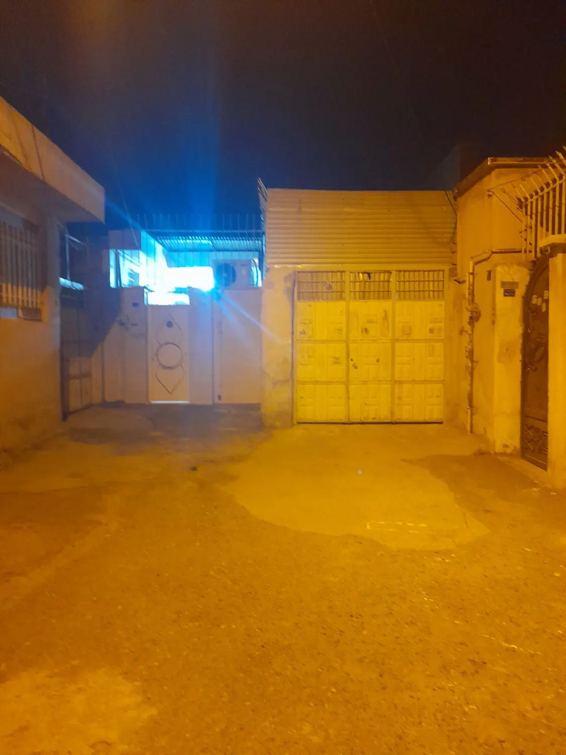 خانه حافظیه چهل وپنج متری دوم پشت حسینیه حافظیه