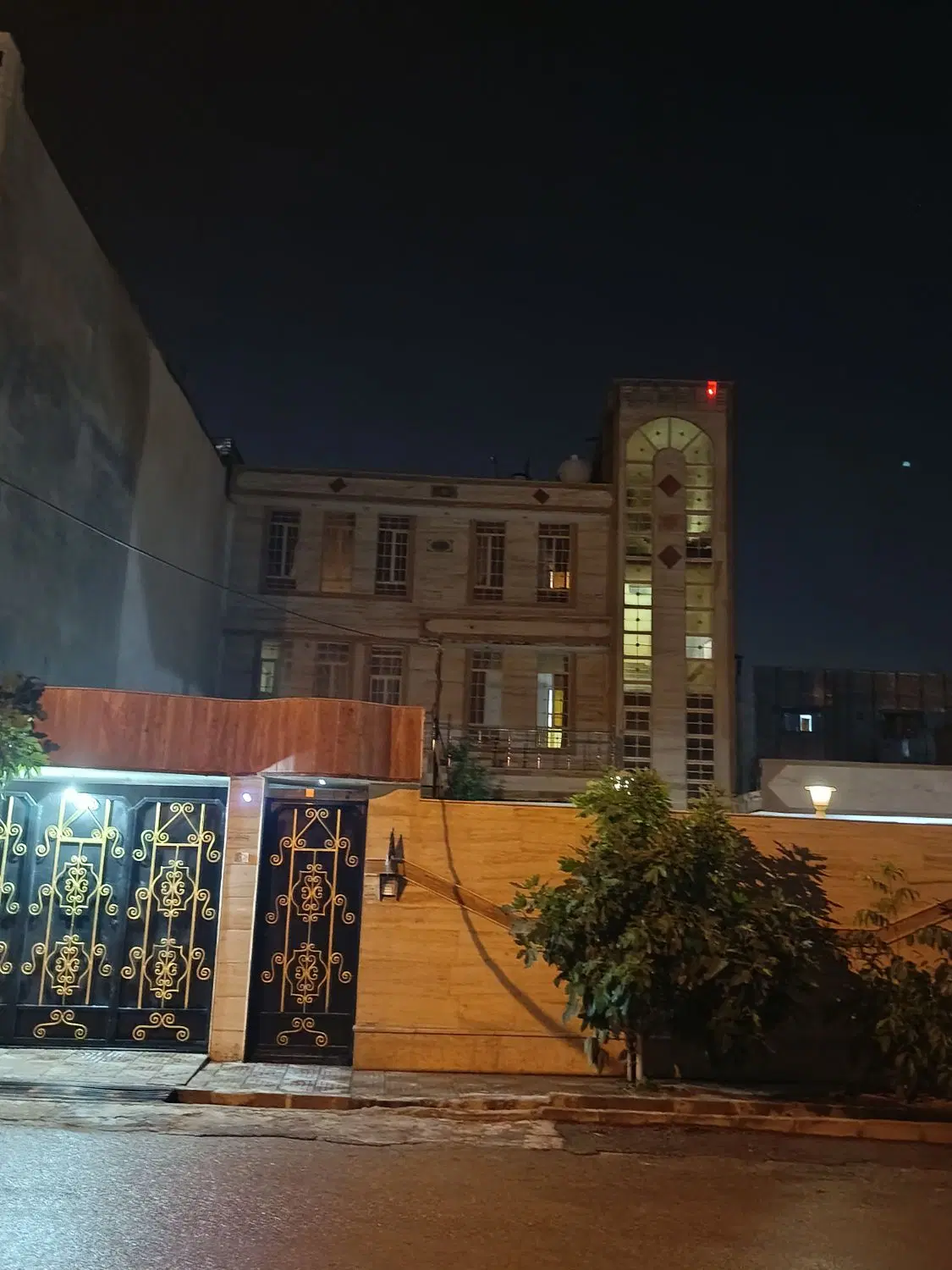 رهن ۲۰۰ اجاره ماهانه ۹ملیون تومان