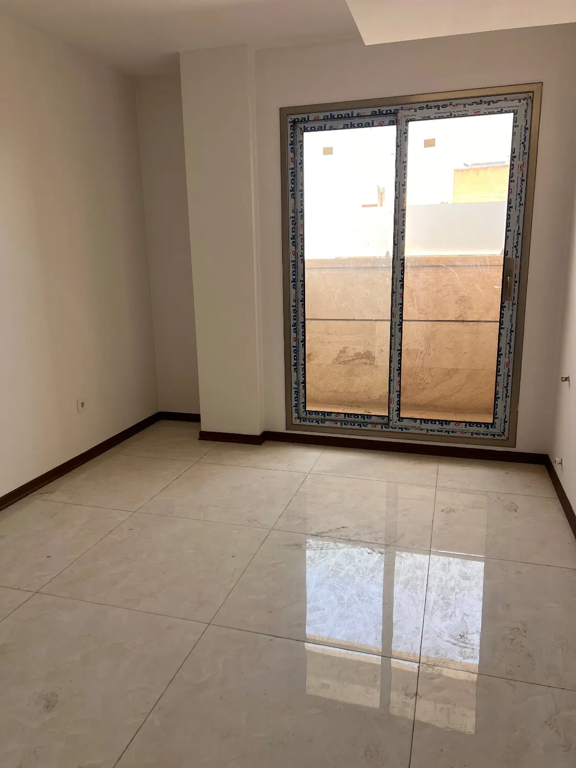 آپارتمان دو کله نور بر خیابان خادمی