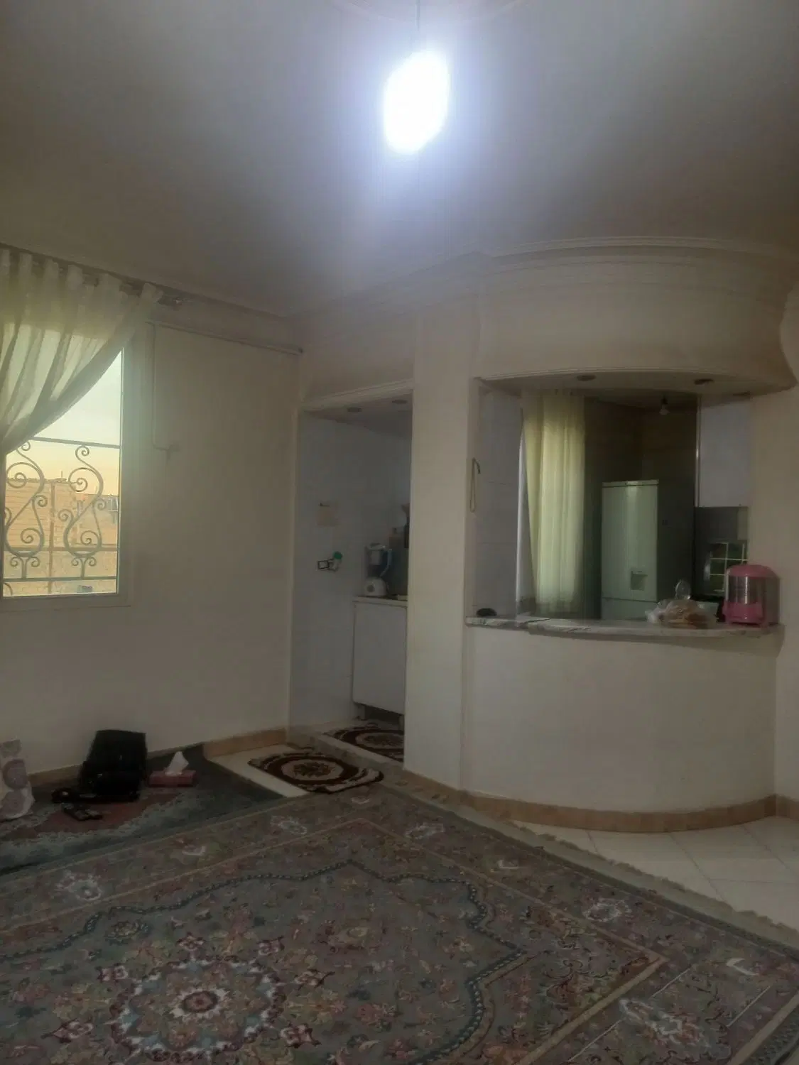 55متری طبقه سوم یک خوابه هر طبقه دو رو به نما