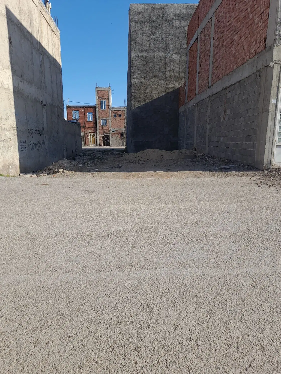 ۱۰۰متر زمین در ایران اباد