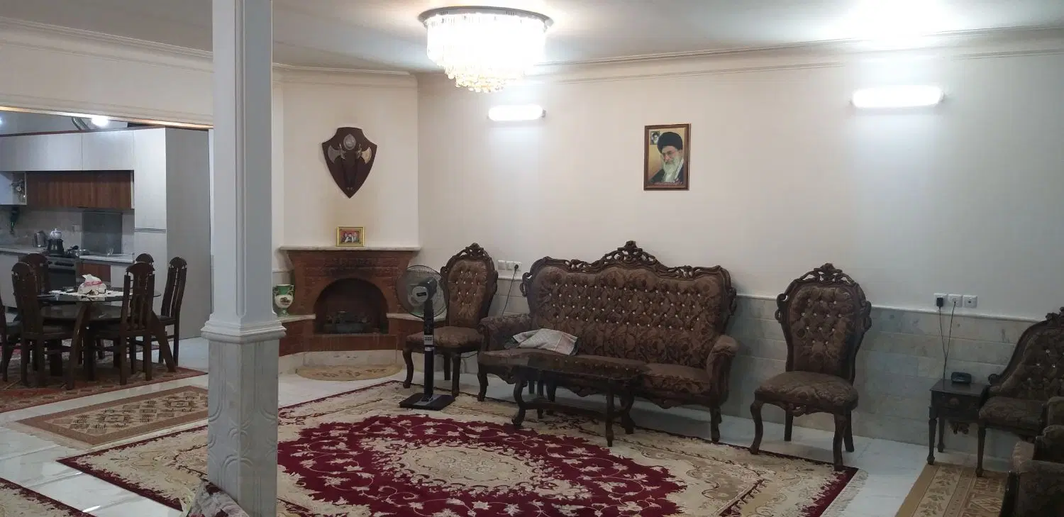 خانه باغ داخل شهر