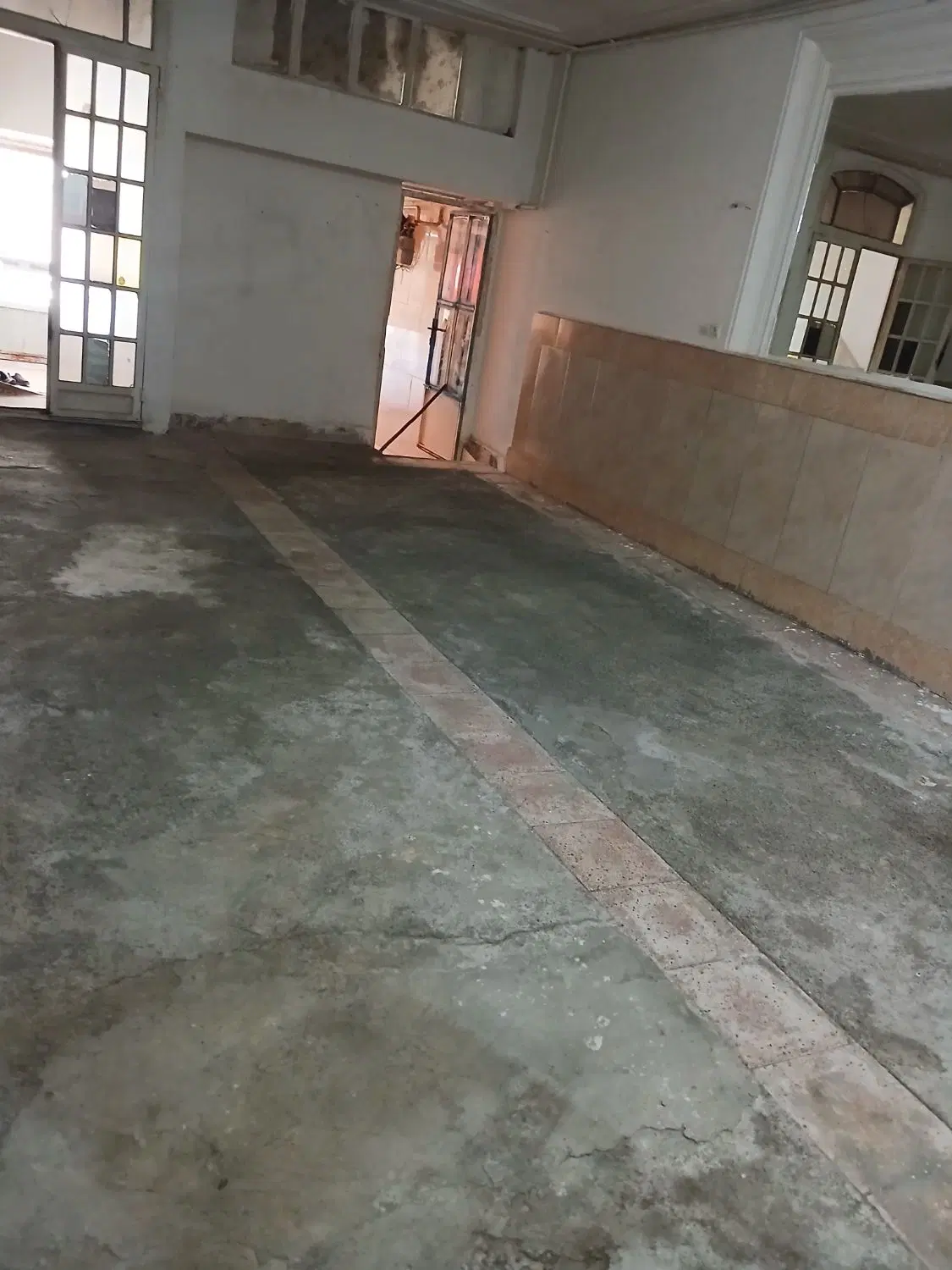 منزل مسکونی به انباری اجاره داده میشود