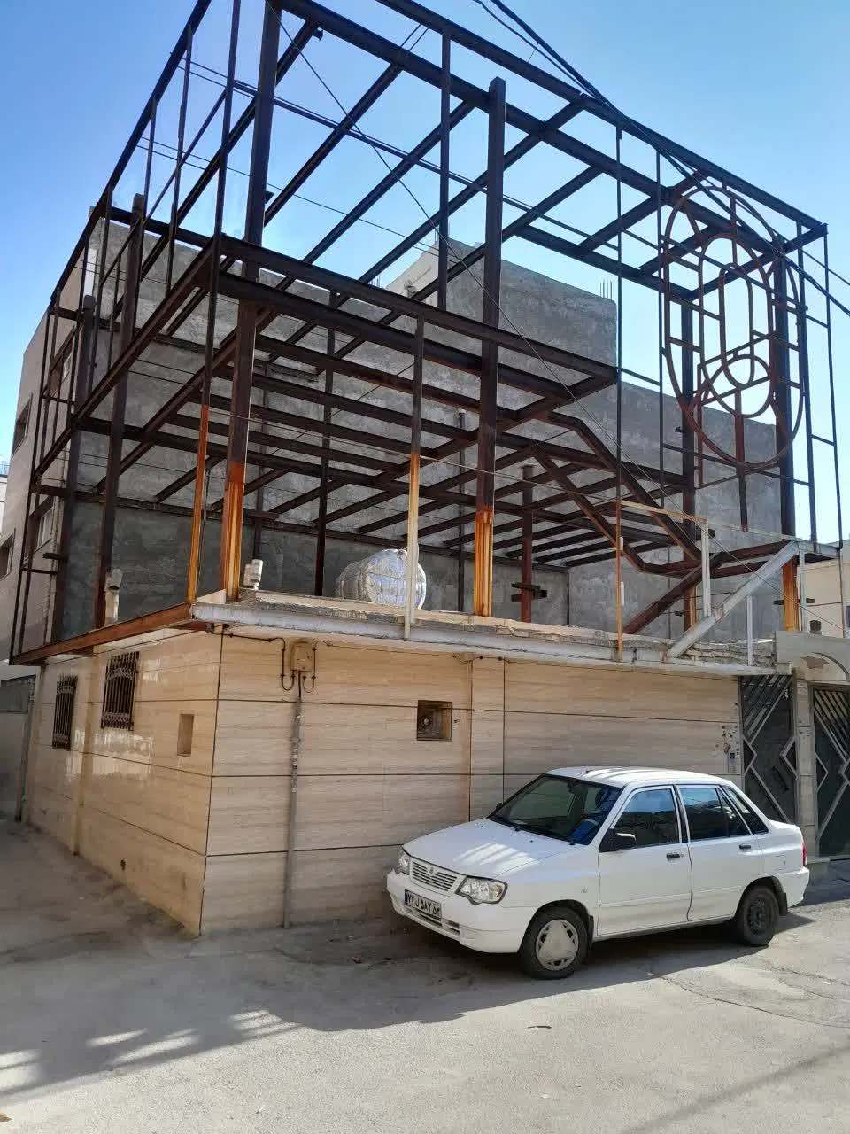 به جای آپارتمان سه طبقه بخر