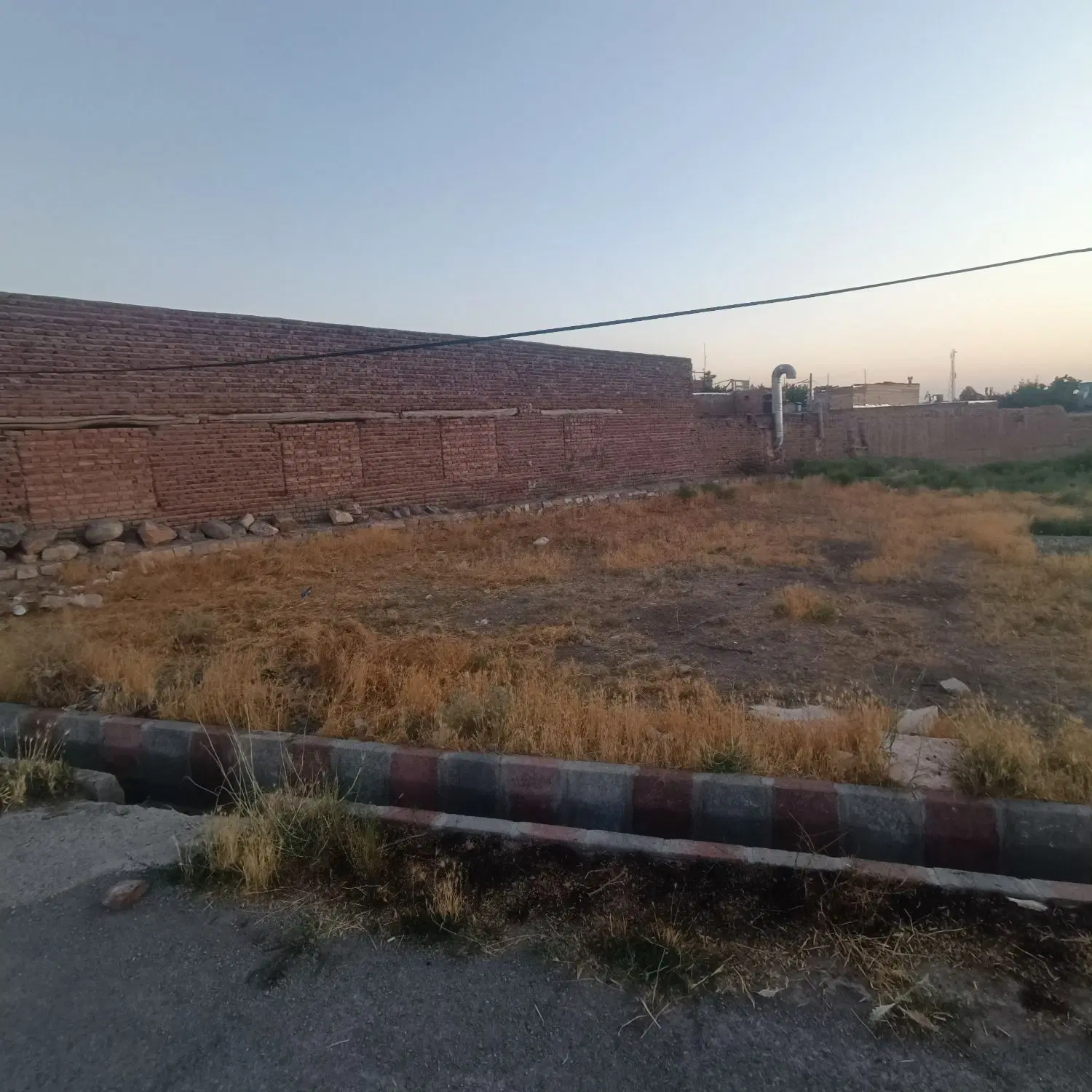 زمین با کاربری مسکونی روستای ینگجه آذرشهر
