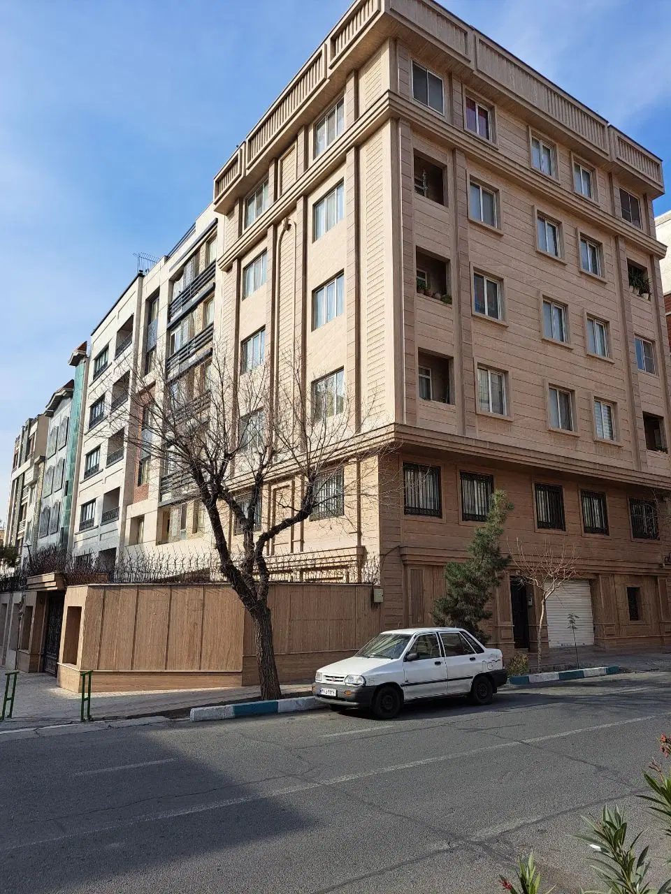 آپارتمان 77 متری _ 2 نبش _ فول امکانات