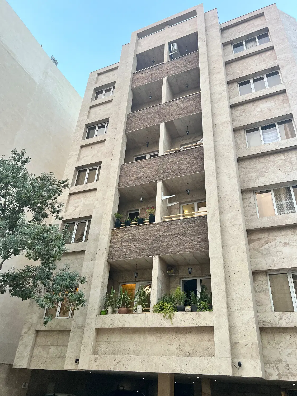 آپارتمان ۱۶۵ متری در محدوده کوهسنگی دلباز-اکازیون