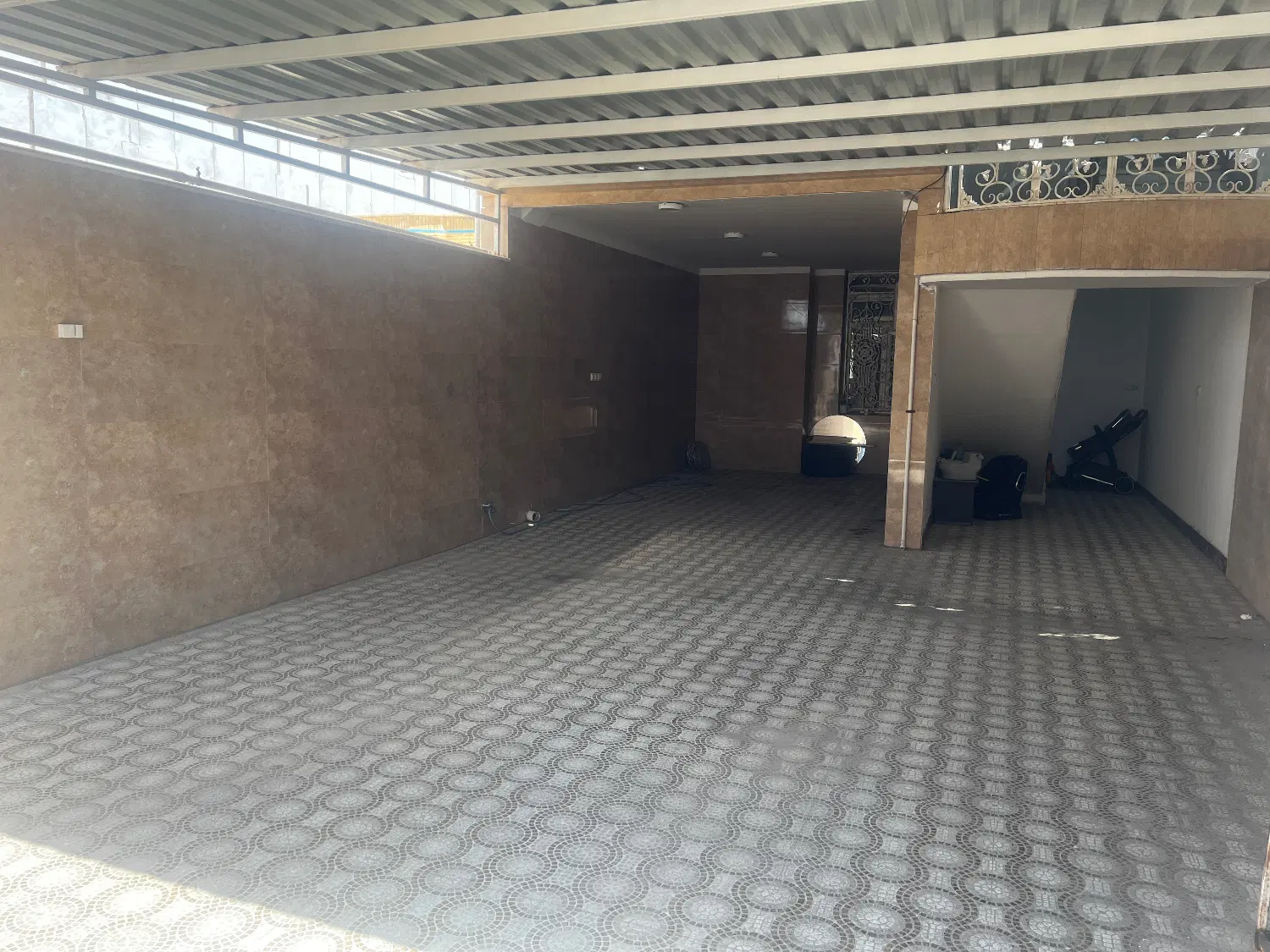 خانه دو طبقه سه واحدی بازسازی شده پارسوماش