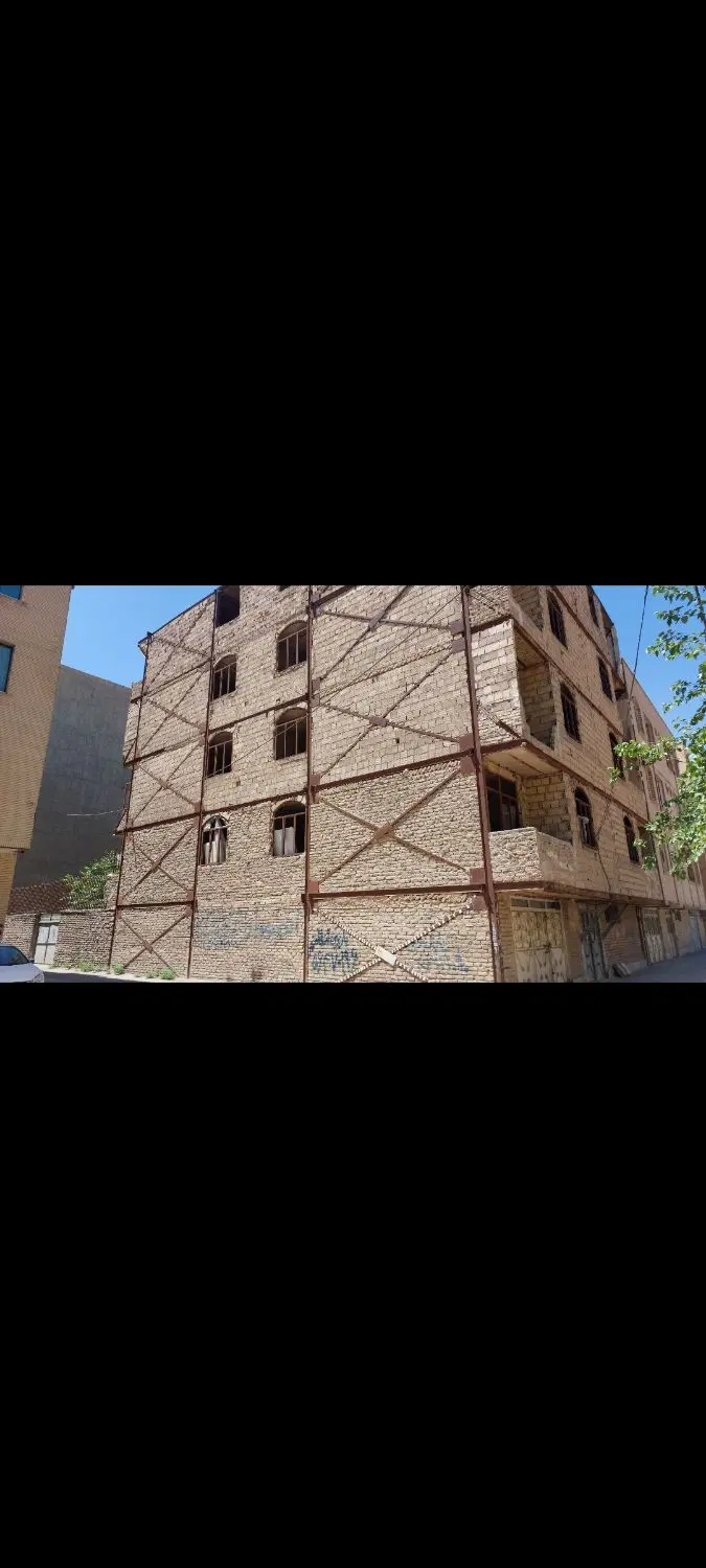 زمین ۴۳۲ متری