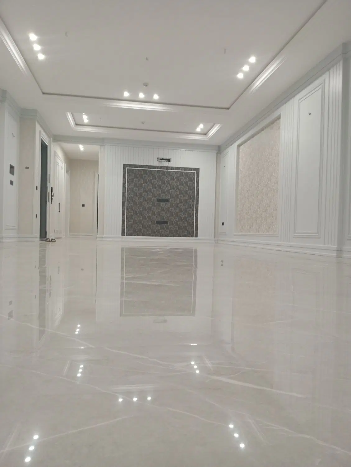 فرامرز _185 متر_ صفر_ شیک و لوکس _