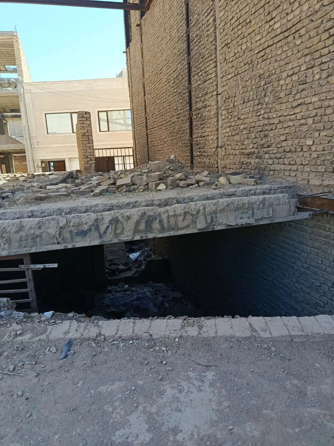 زمین دو کله تجاری 82متر بلوار دشتی