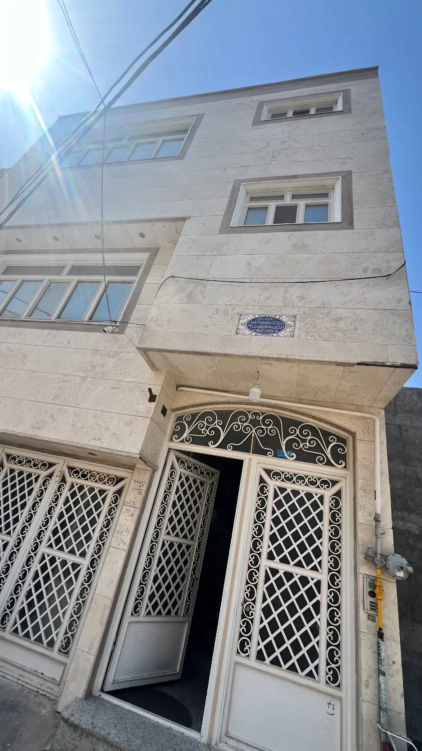 منزل مسکونی ۳ طبقه جنوبی