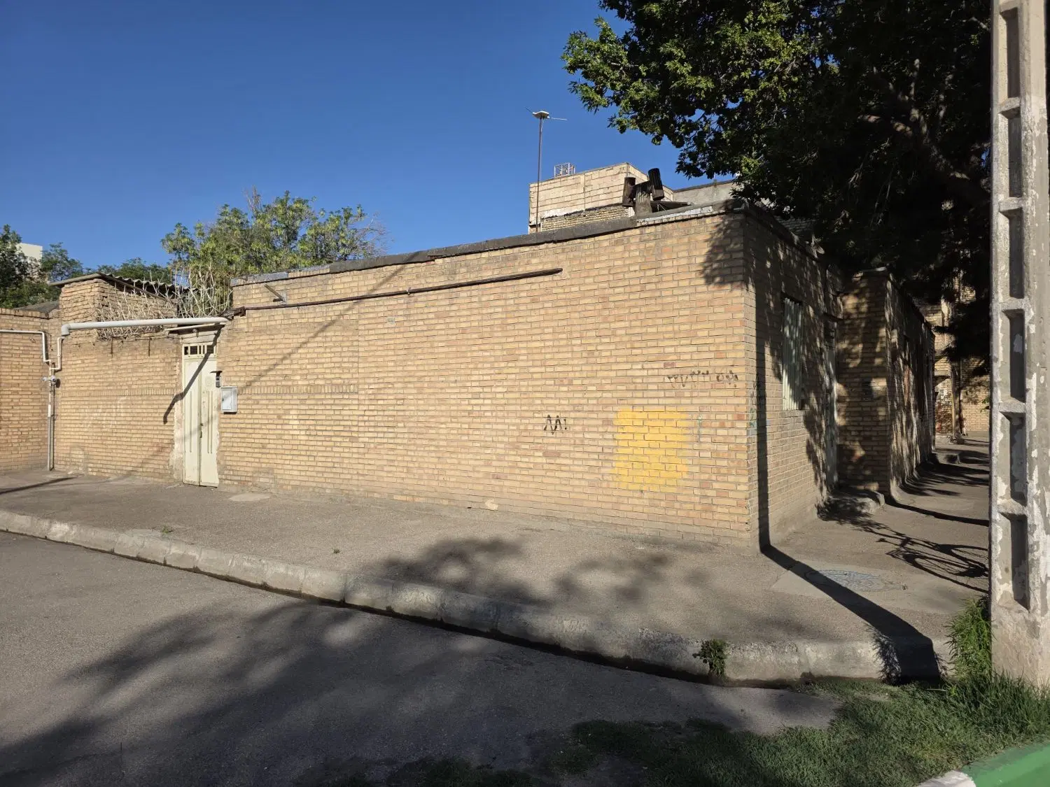 خانه ویلایی سه نبش
