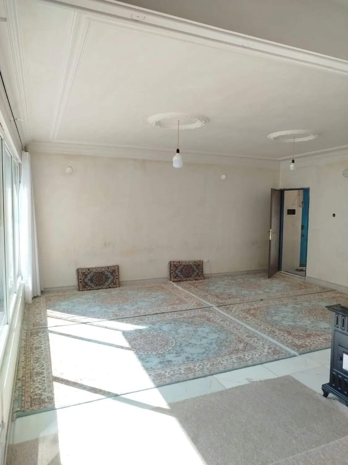 سوییت وخانه ای اجاره ای دراورامان تخت