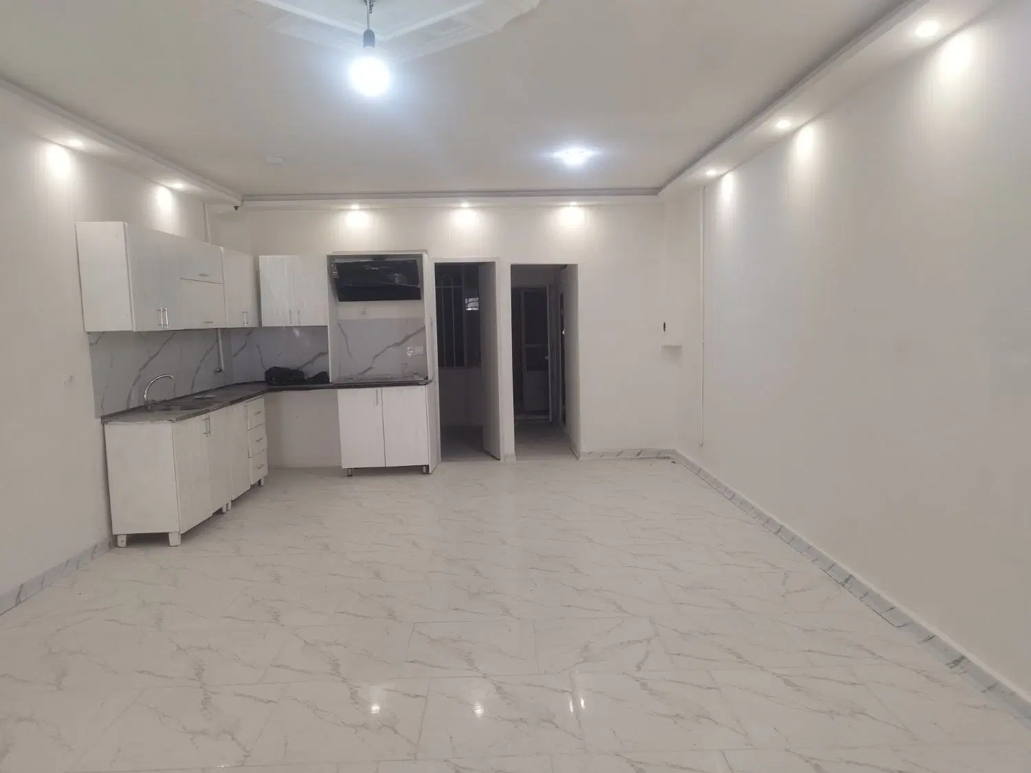 85متر همکف باپارکینگ اختصاصی