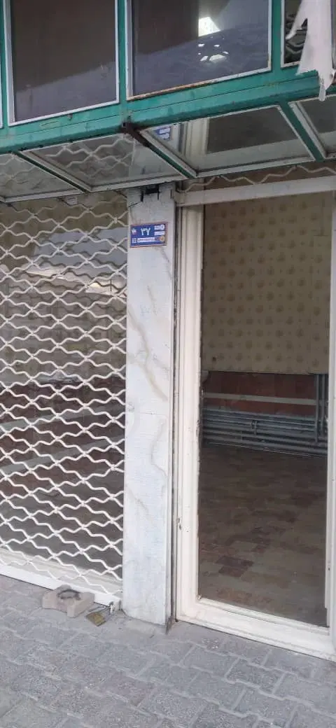 یک باب مغازه به اجاره داده می شود.