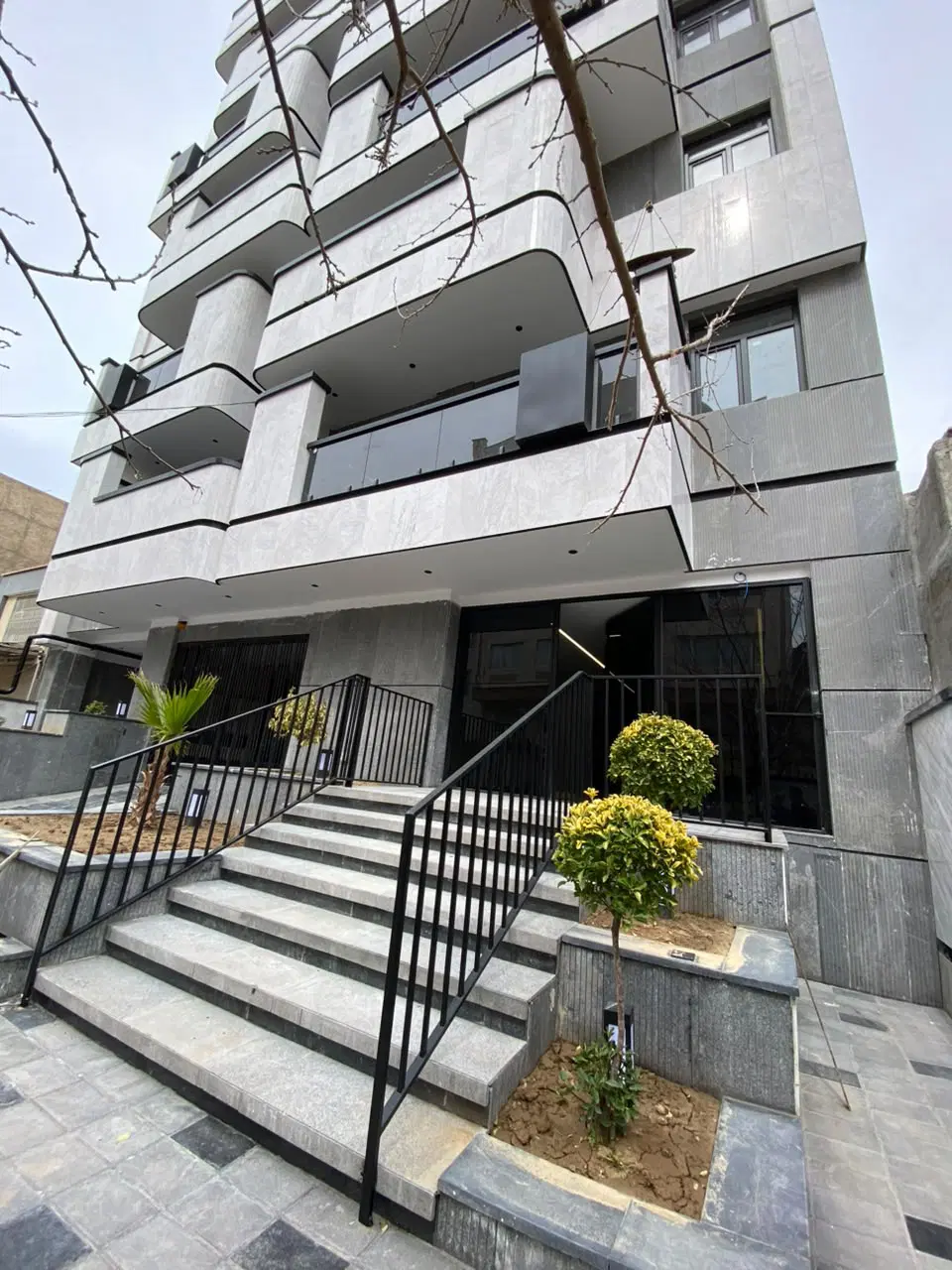 65متر نوساز سنددار گلشهر خیابان مینا