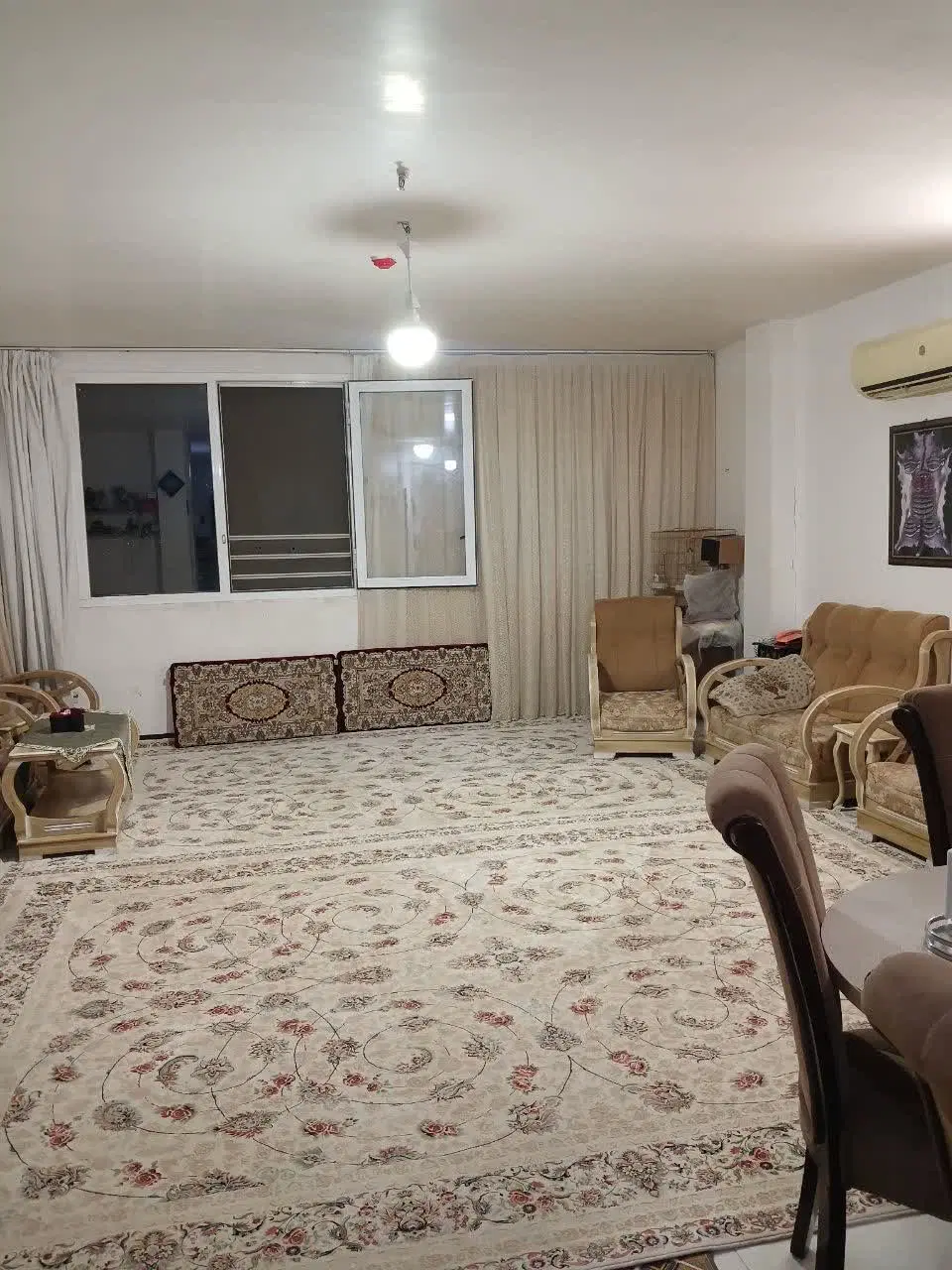 آپارتمان حدودا۱۰۶متربرخیابان سینا