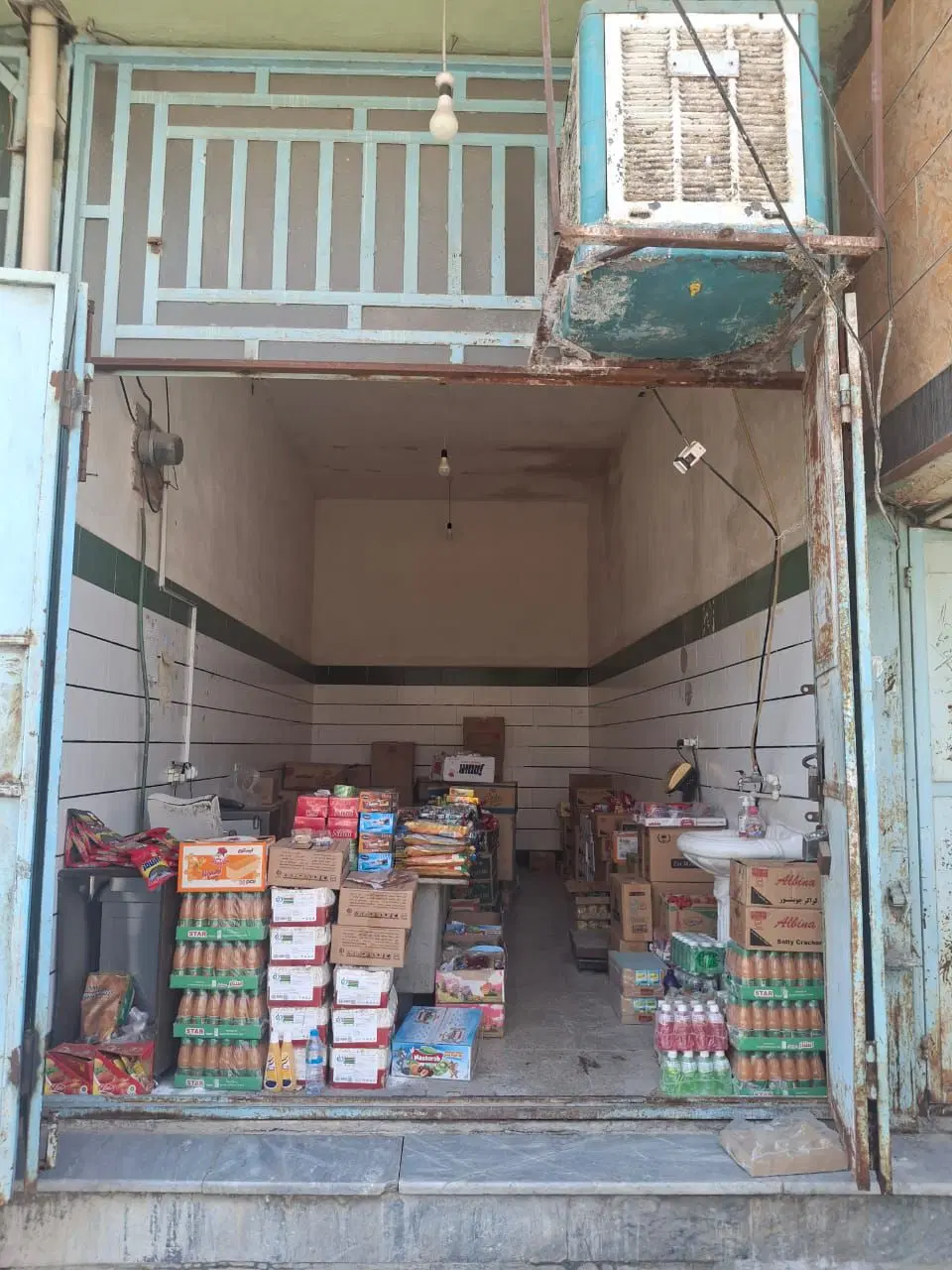 یک مغازه تجاری اجاره داده میشود